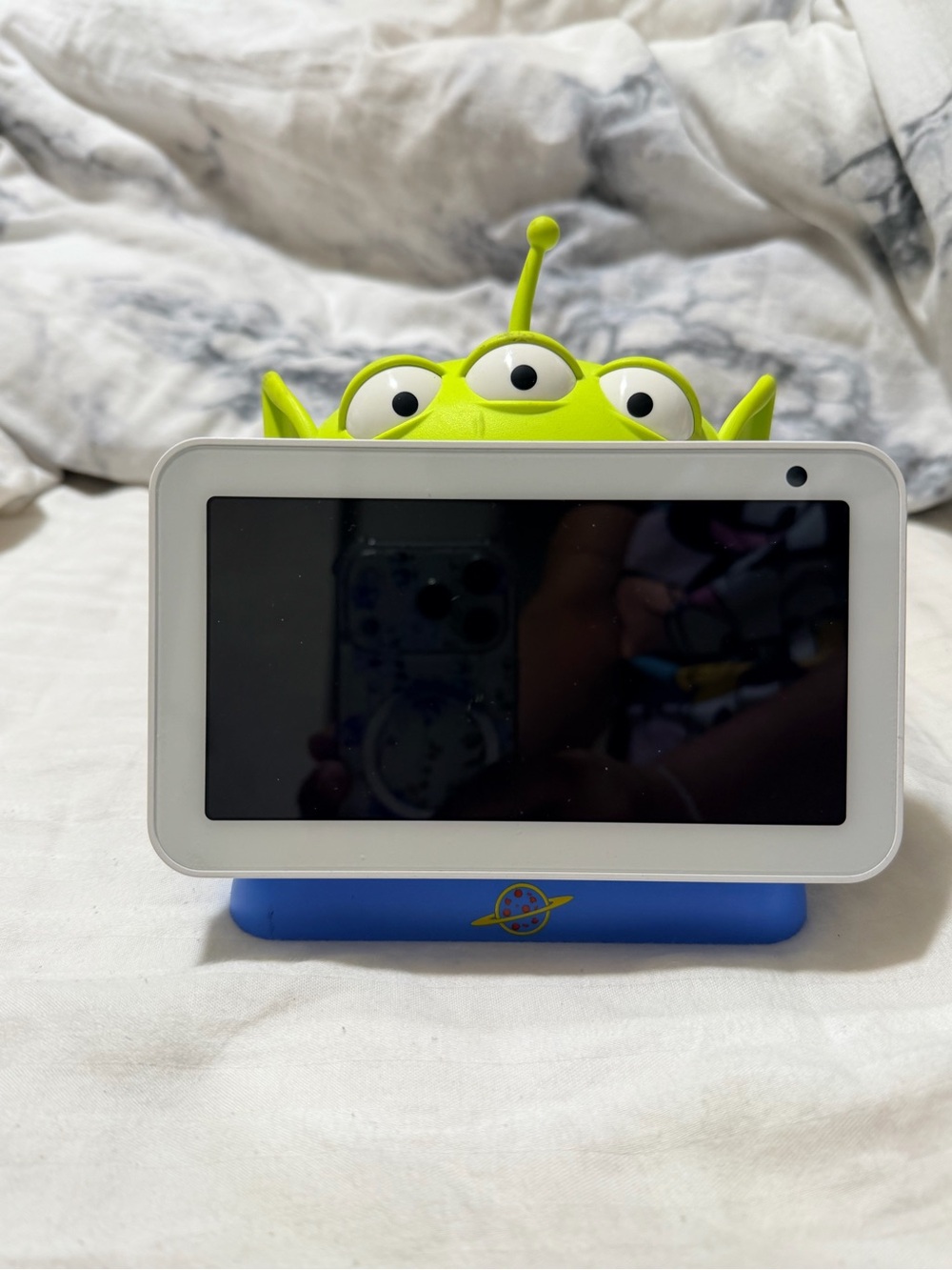 OtterBox Toy Story Green Amazon Echo Show 5 stand